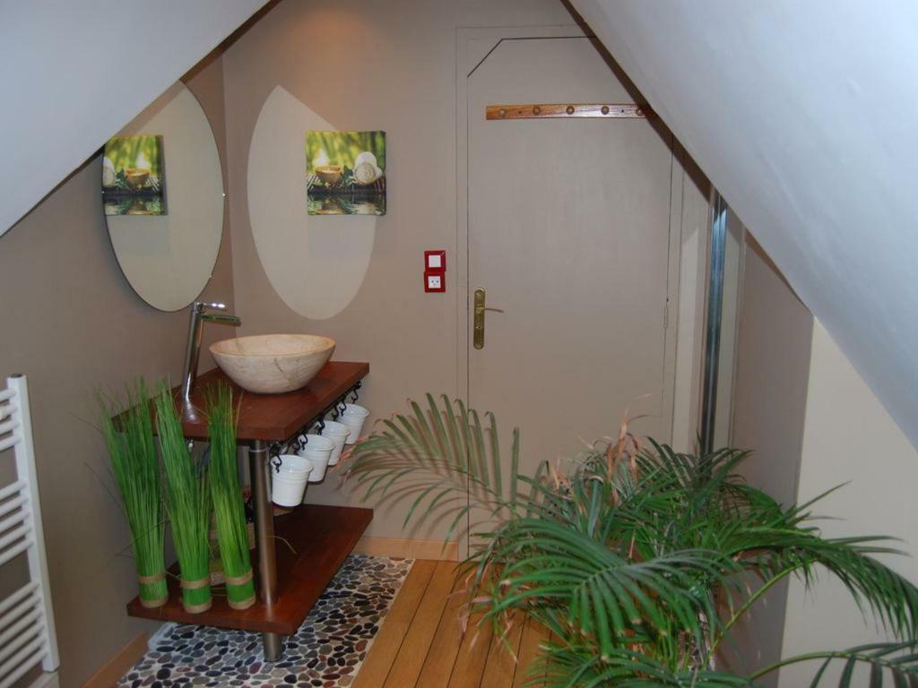 Maison Avec Piscine Et Sauna A Vire Екстер'єр фото